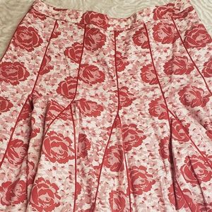 VIOLA  rose skirt, pleats, side zip. Size 4.